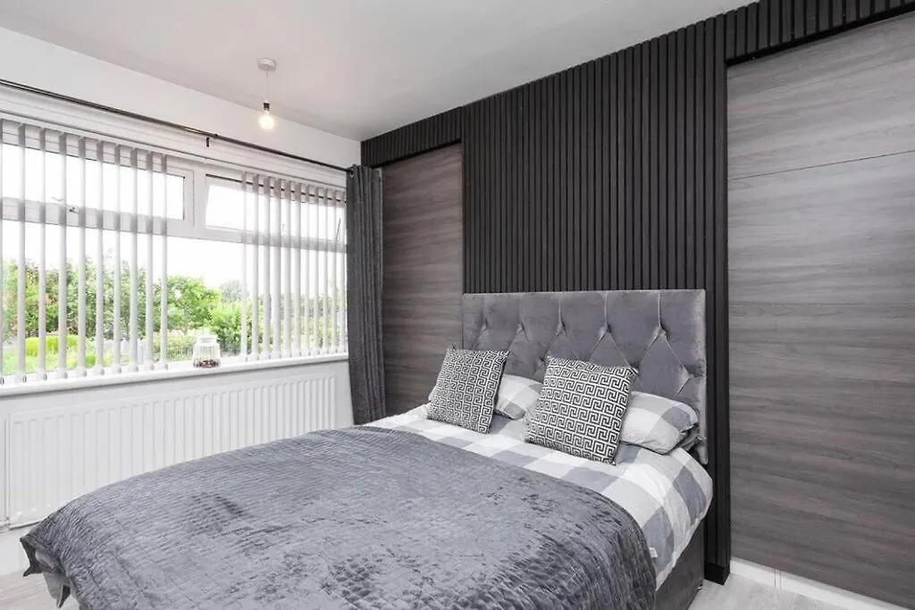 Modern Home 10 Mins To Belfast City